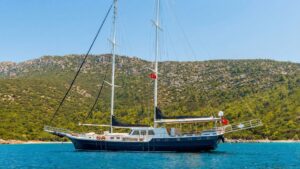 Traditional wooden gulet sailing the Aegean on a luxury gulet charter in Turkey